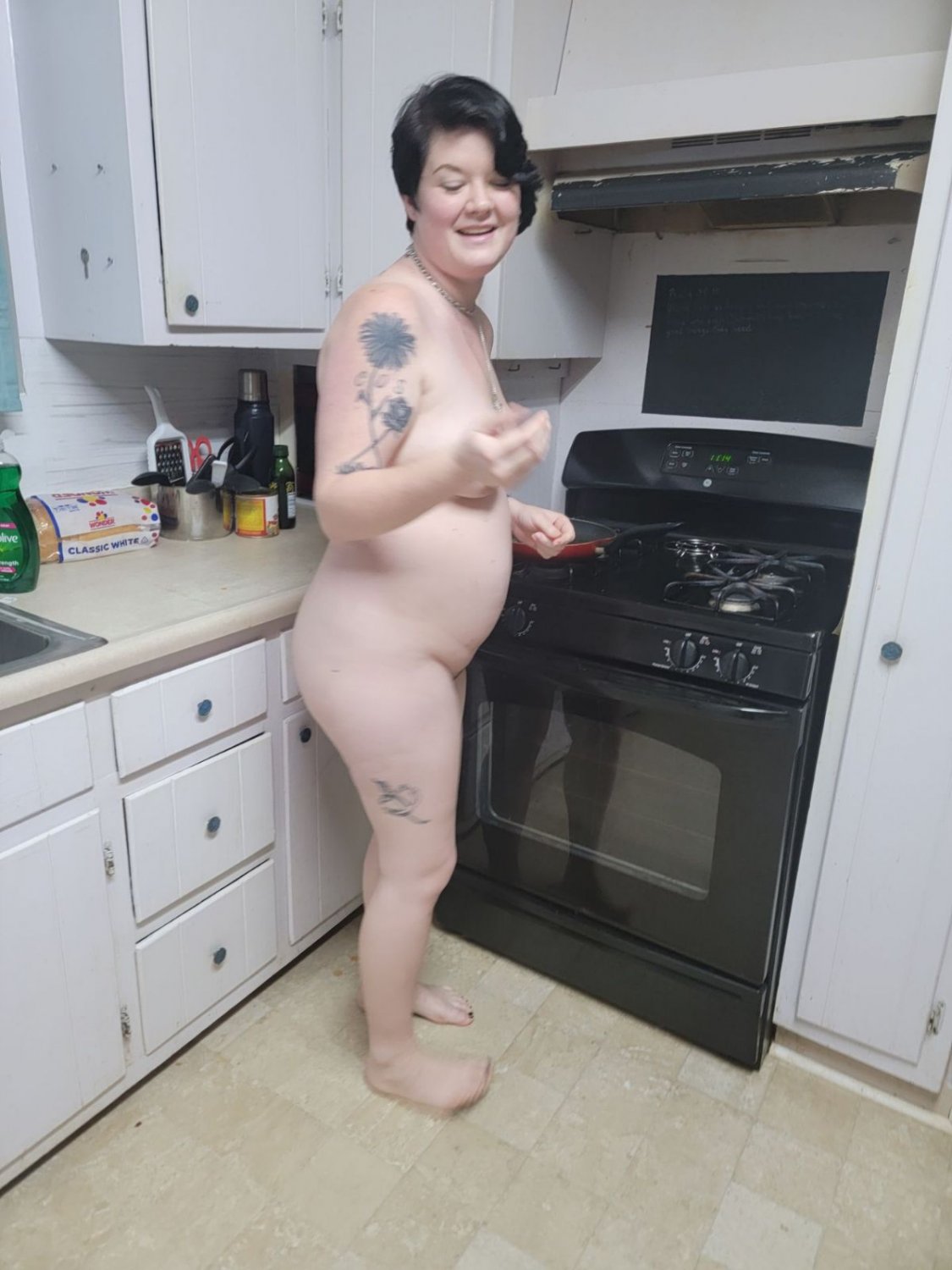 Help expose this slut #whMo46Z7