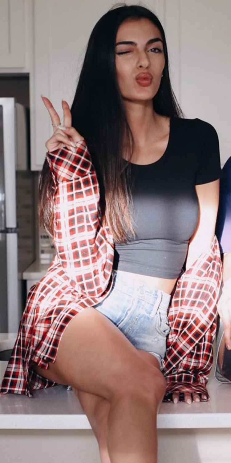 Toni Breidinger I like to hit that in "The Rear Bumper" so Fucking Sexy Perfect Cum Target 🥵🤤🤤 #1eGTYThT