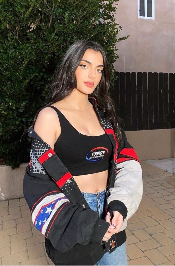 Toni Breidinger I like to hit that in "The Rear Bumper" so Fucking Sexy Perfect Cum Target 🥵🤤🤤 #BVR1neuU